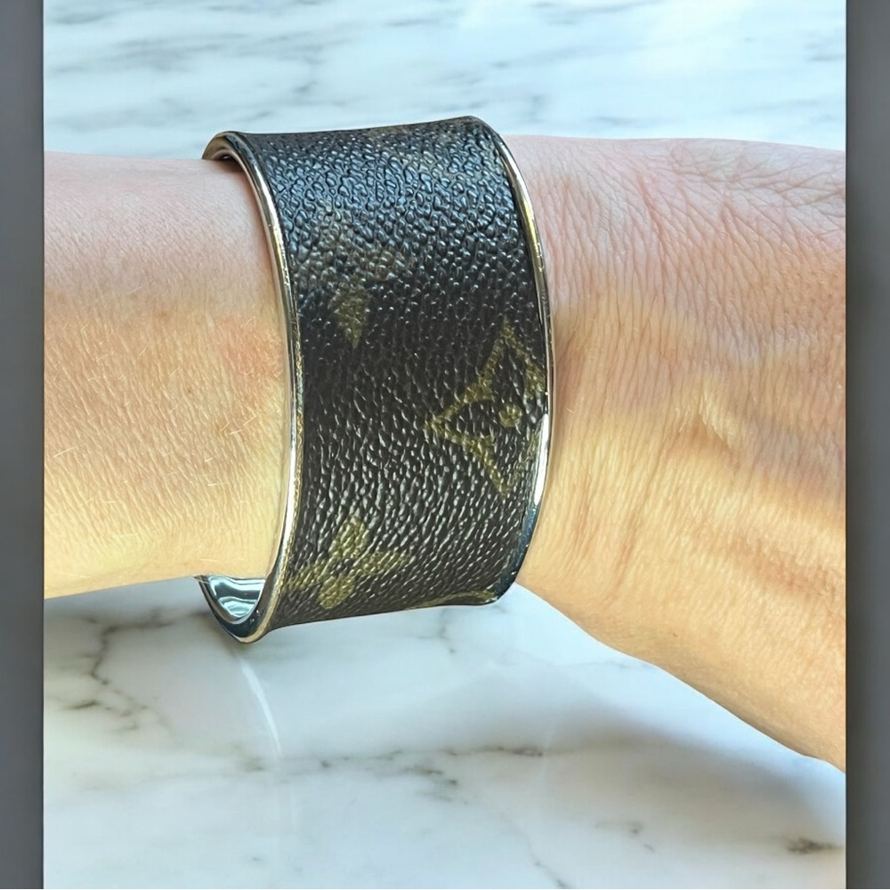 Silver Louis Vuitton Authentic Leather Upcycled Oma silver cuff - Picture 8 of 8